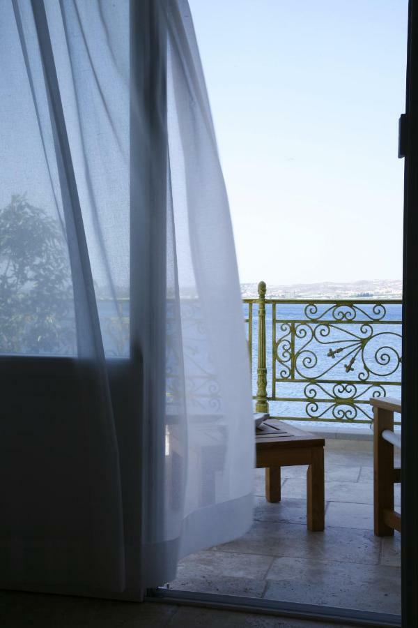Mourayio Bed and Breakfast Hermione Buitenkant foto