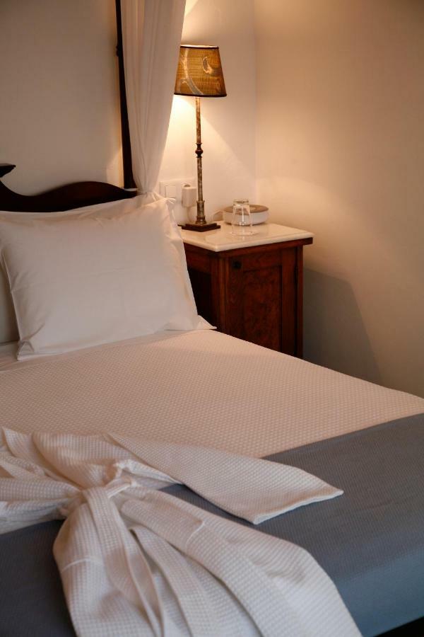 Mourayio Bed and Breakfast Hermione Buitenkant foto