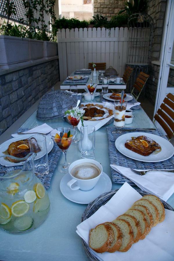 Mourayio Bed and Breakfast Hermione Buitenkant foto