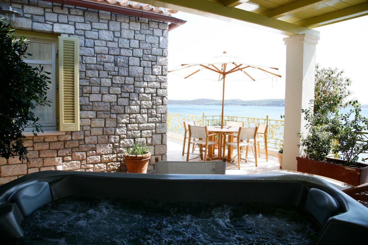 Mourayio Bed and Breakfast Hermione Buitenkant foto